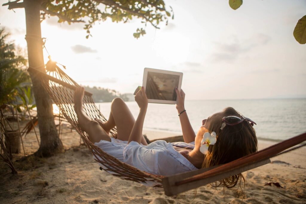Boutique Host Travel Agency Support Model for a Virtual Office